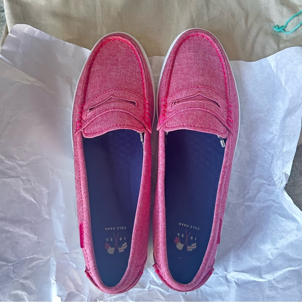 Cole Hann Nantucket Canvas Loafer ( Red)